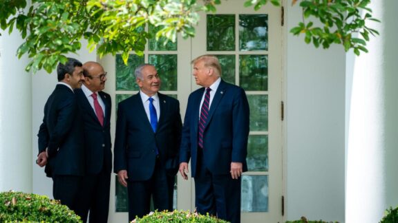 ¿Los acuerdos de Abraham en la cuerda floja? bahrain-israel-uae-abraham-treaty-trump-min-3-1