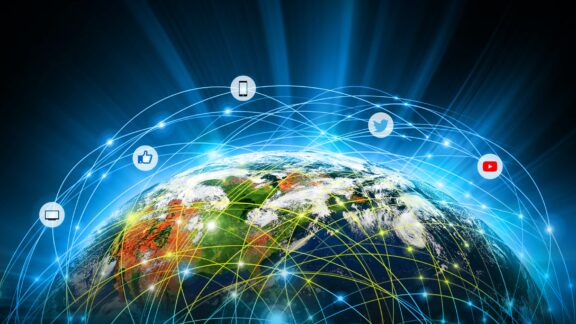 Estados Unidos publicó una nueva Estrategia para Operaciones en el Ambiente de la Información disinformation-header-min