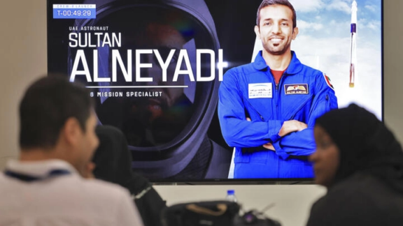Un astronauta emiratí hace historia para su país image-11