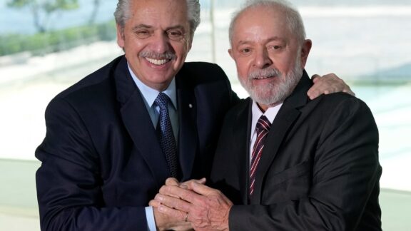 Cumbre del Mercosur: El “último abrazo” entre Alberto Fernández y Lula da Silva lula y fernandez