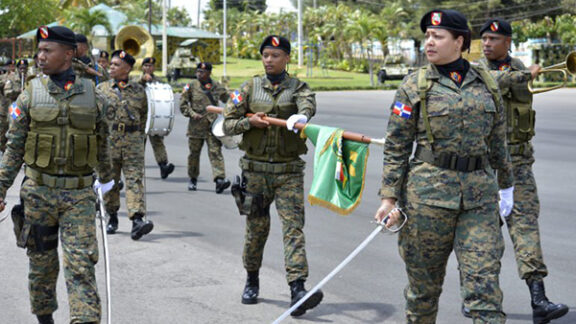 El ejército dominicano se pone en alerta en la frontera con Haití HOY_0011184820-800x450