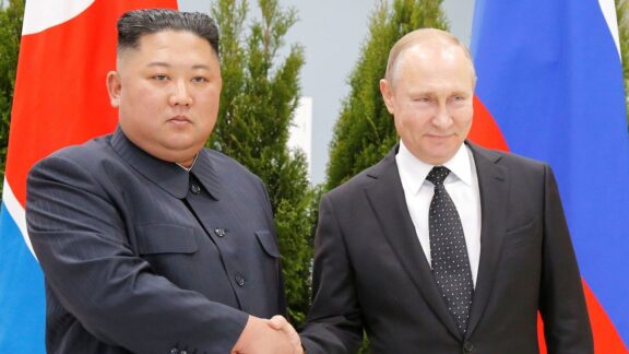Ucrania afirma que Corea del Norte envió tropas en apoyo a Rusia Image