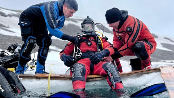 La Armada dictó el Primer Curso de Buceo en Aguas Polares en una Base Antártica Image