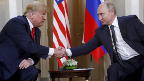 La llamada de Trump y Putin enciende las alarmas en Kiev y la Unión Europea Image