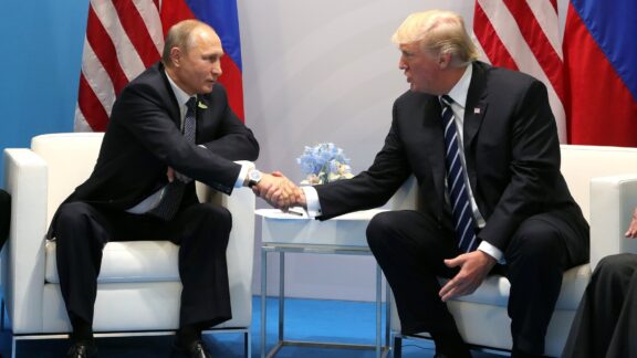 Trump tendrá una llamada con Putin en la mañana de hoy Trump-Putin