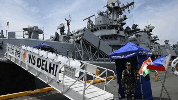 India y Filipinas realizan maniobras navales conjuntas en aguas disputadas del mar de China Meridional Image