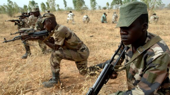 Operativo militar en Nigeria deja más de 100 miembros de bandas criminales muertos Image