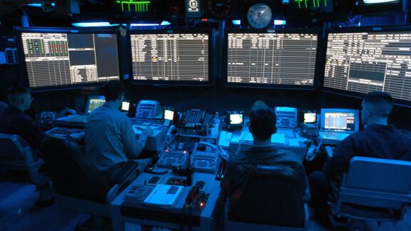 IA y servicios de inteligencia: la delgada línea entre seguridad y persecución Image