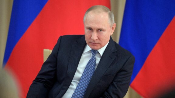 Putin advierte a Europa que Rusia está “lista para luchar” si inicia una guerra Image